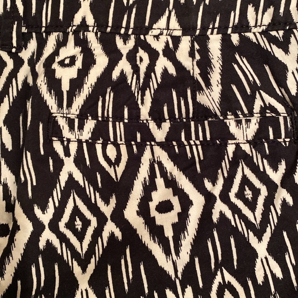 Black White Ikat Print Shorts - Picture 6 of 6